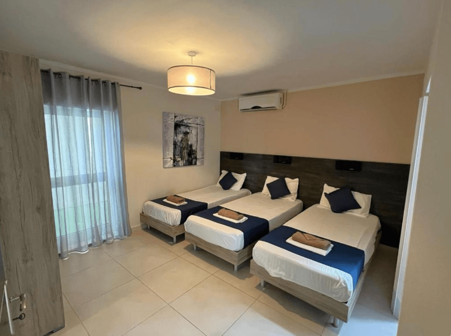 chambres numéro 5 avec 3 lits