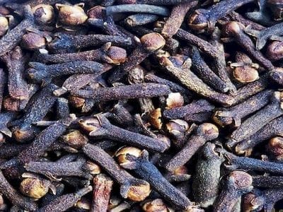 Szegfűszeg termés, fájdalom és gyulladáscsökkentő.