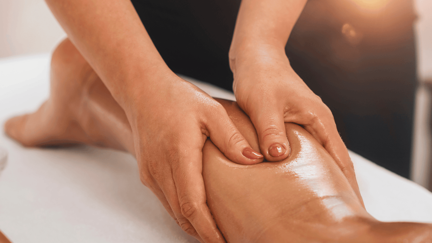 drainage lymphatique sur un mollet