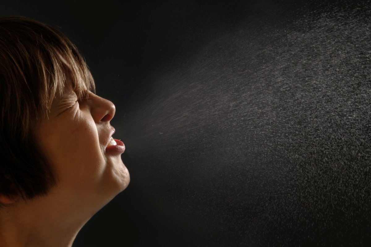 sneezing particuls