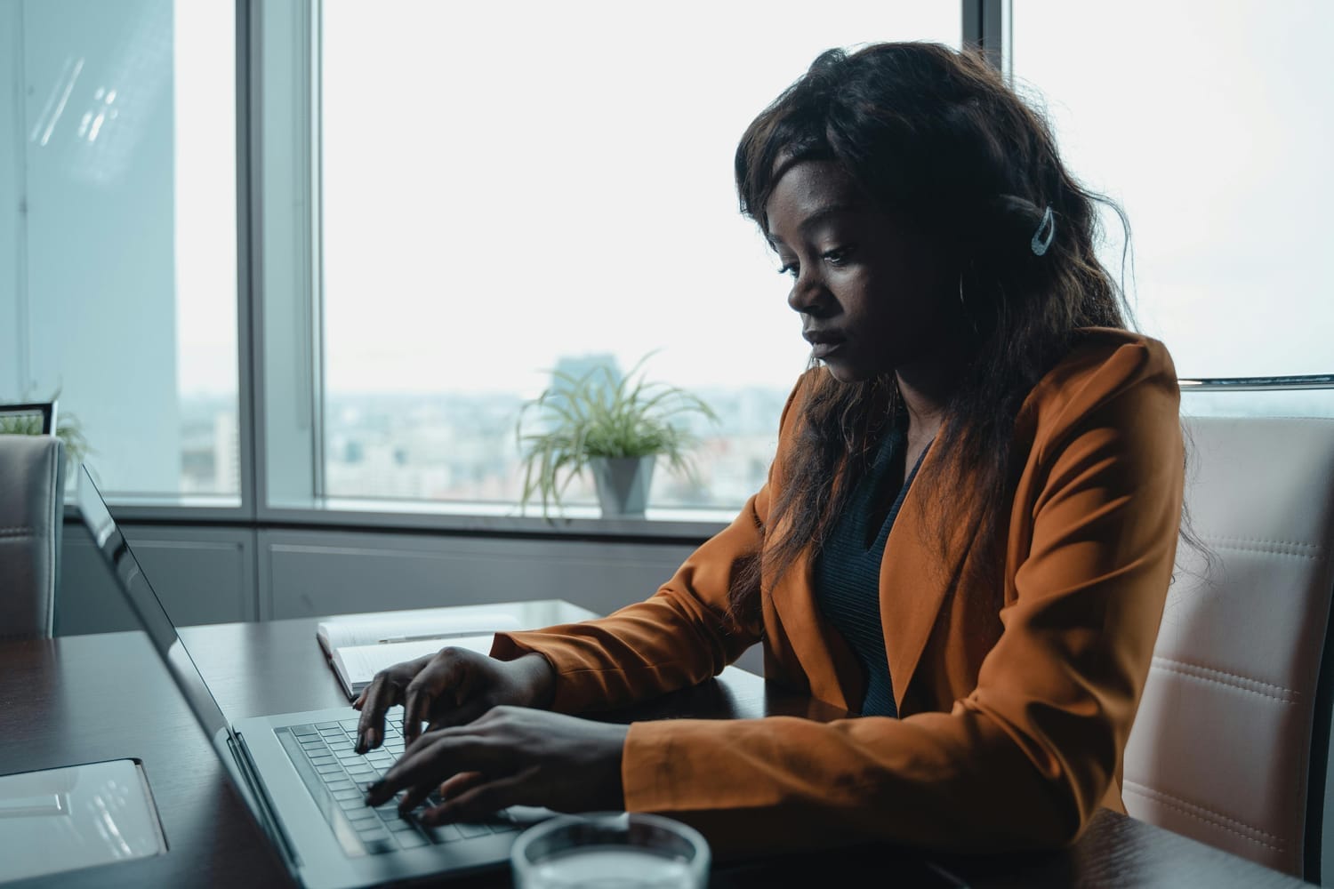 Government contractor using BidBanter CRM and DealMaker Call Journal tools to manage bids