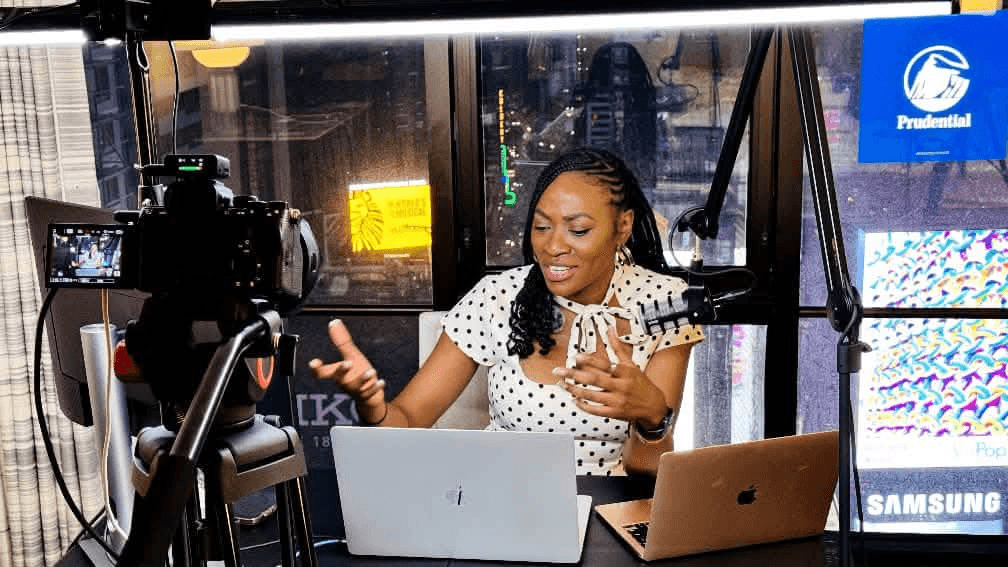Stéphanie Mbida en tournage