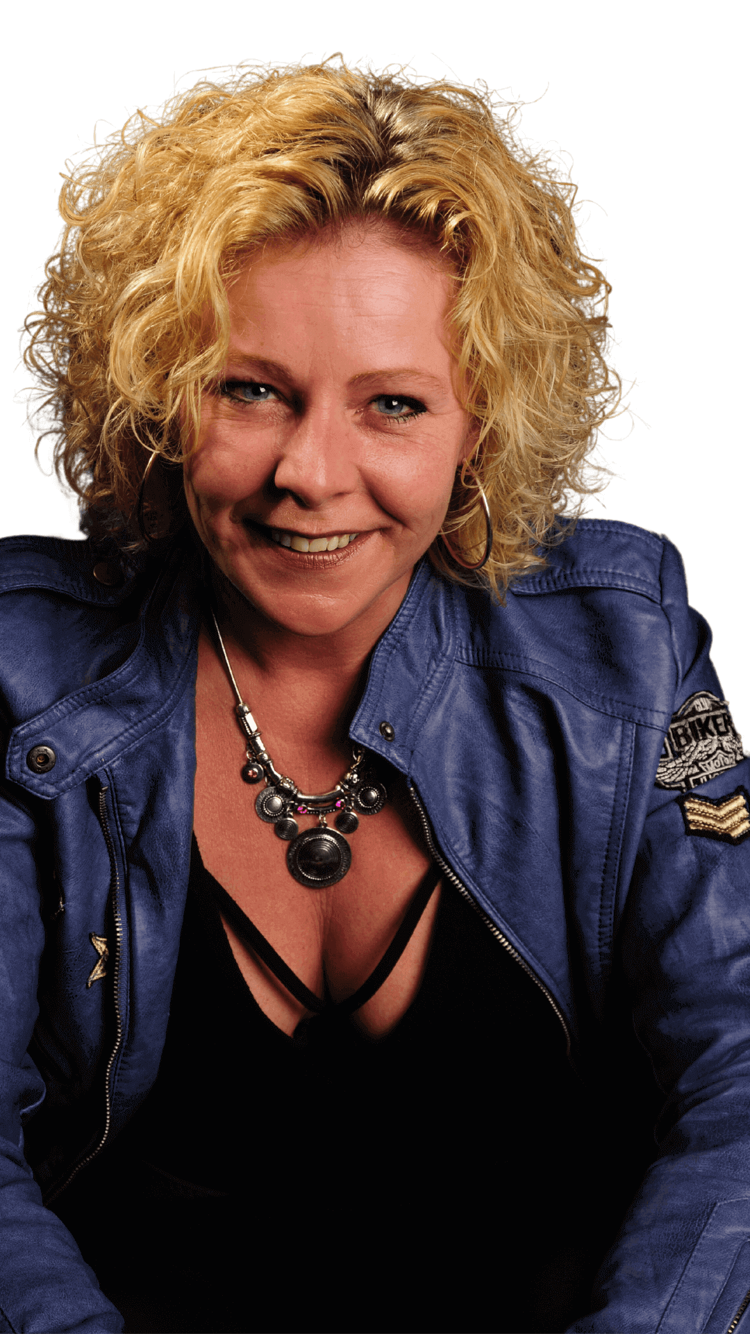 Portrait of Laura Paulina, AI business mentor helping solopreneurs build strength based businesses with CustomGPTs.