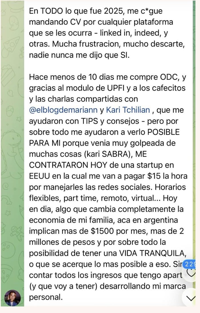 Mensaje de Fati contando que la contrató una startup de Estados Unidos
