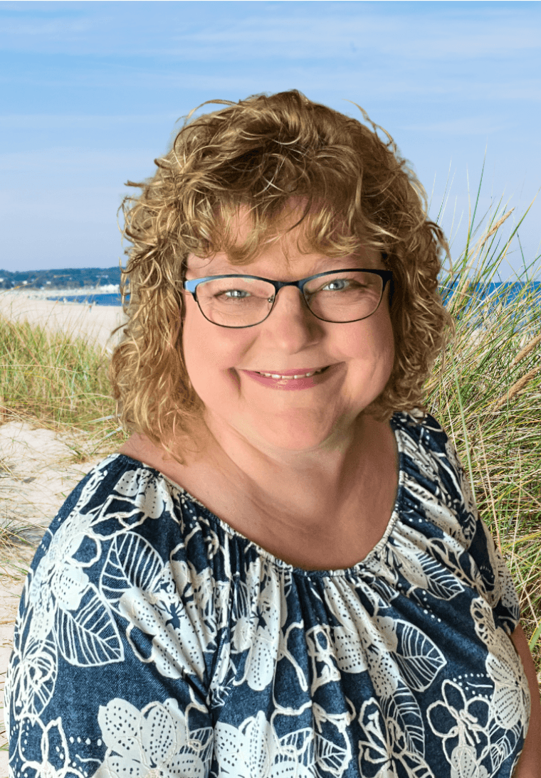 Meet your host, Diana Whiteheart, a certified trauma informed life coach with a passion for helping women through the mess of difficult family relationships.