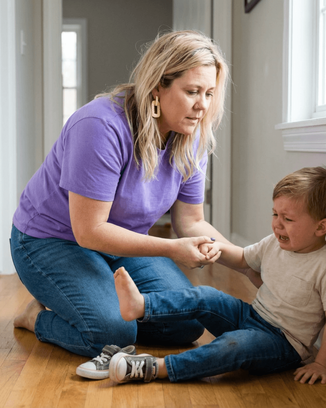 Parent qui accompagne son enfant