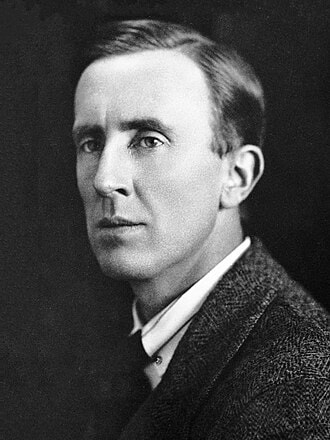 https://upload.wikimedia.org/wikipedia/commons/d/d4/J._R._R._Tolkien%2C_ca._1925.jpg