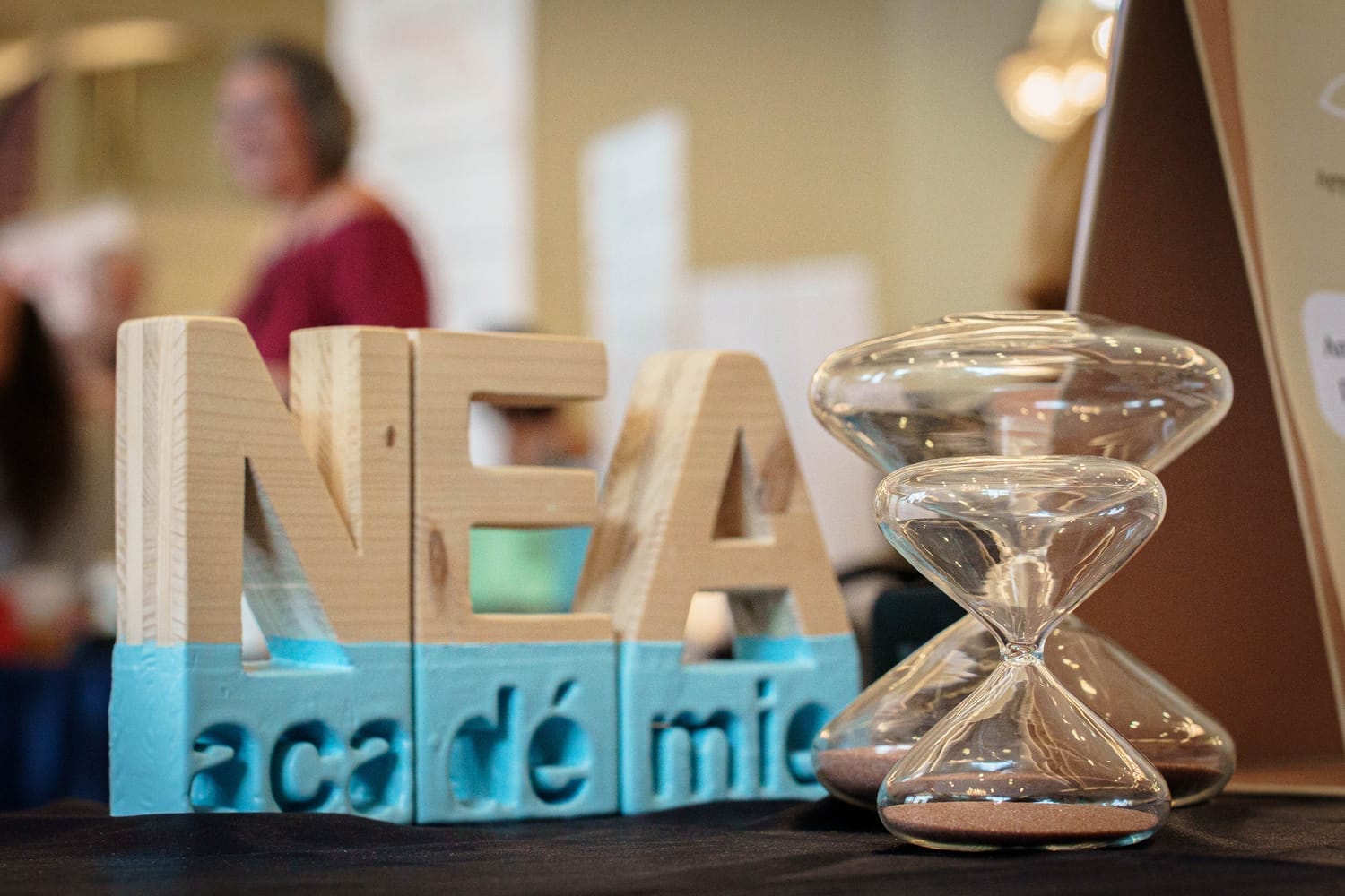 NEA Académie Gestion du temps Logo Sablier