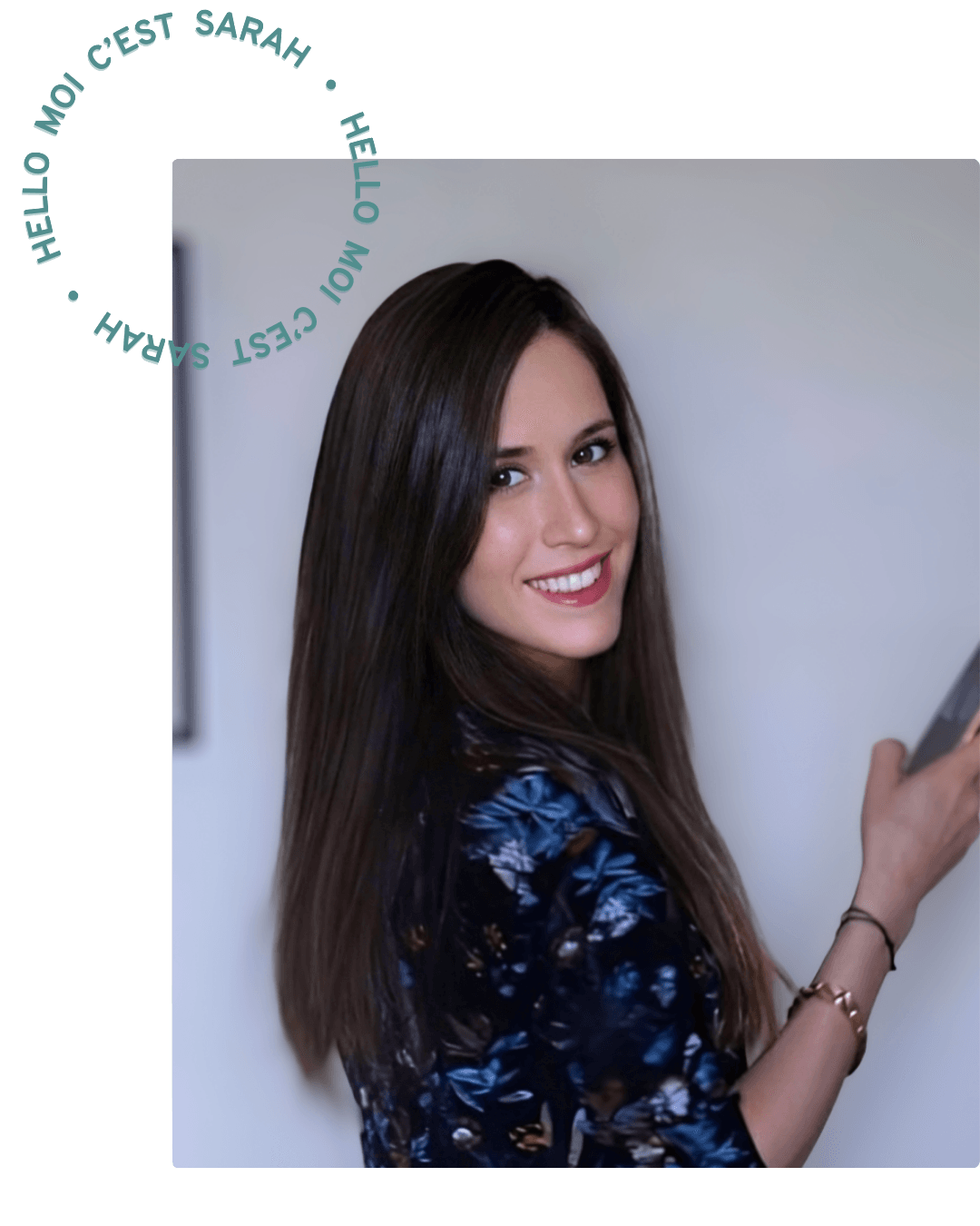 alt="Portrait de Sarah ZAKS, fondatrice de Hello Entrepreneur, consulting en accompagnement d'entreprise et associations"