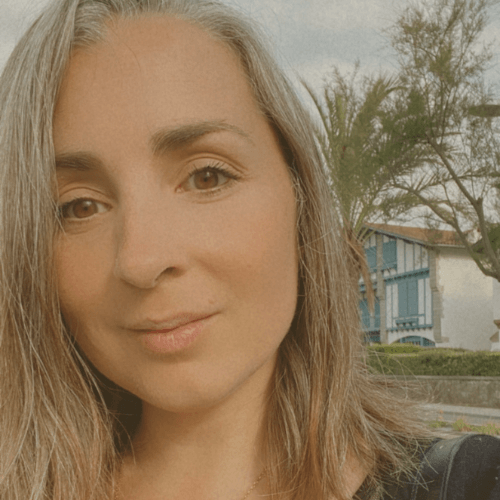 Mikaela Révélatrice de lumière intérieure