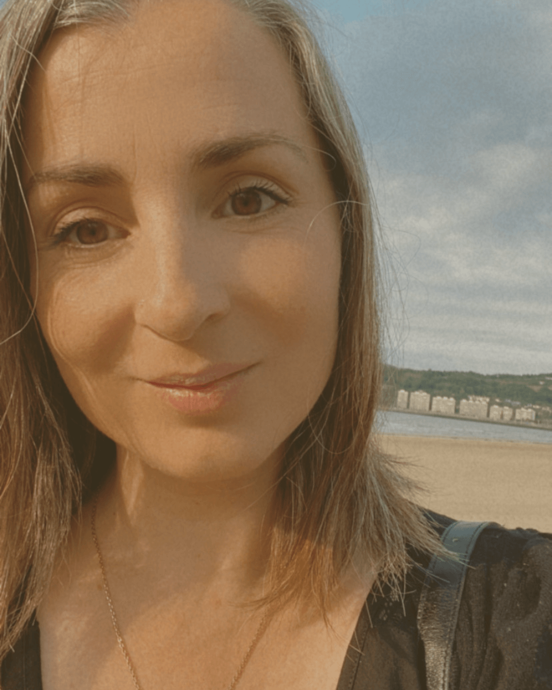 Mikaela Une femme libre Révélatrice de lumière intérieure