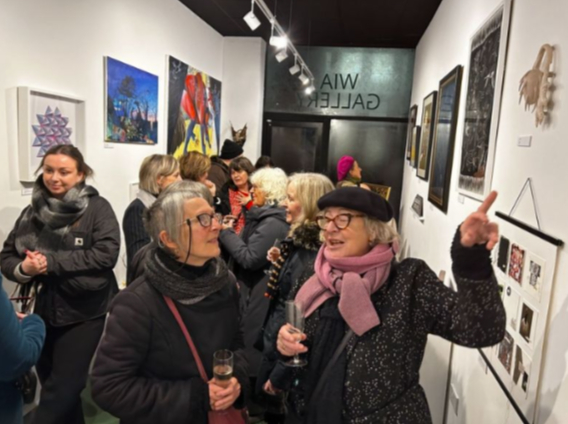 Women in a gallery