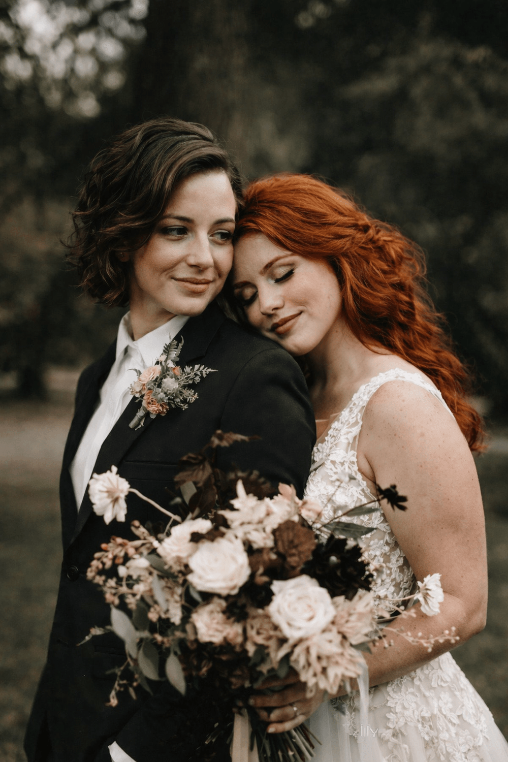 couple lesbiennes futurs mariées