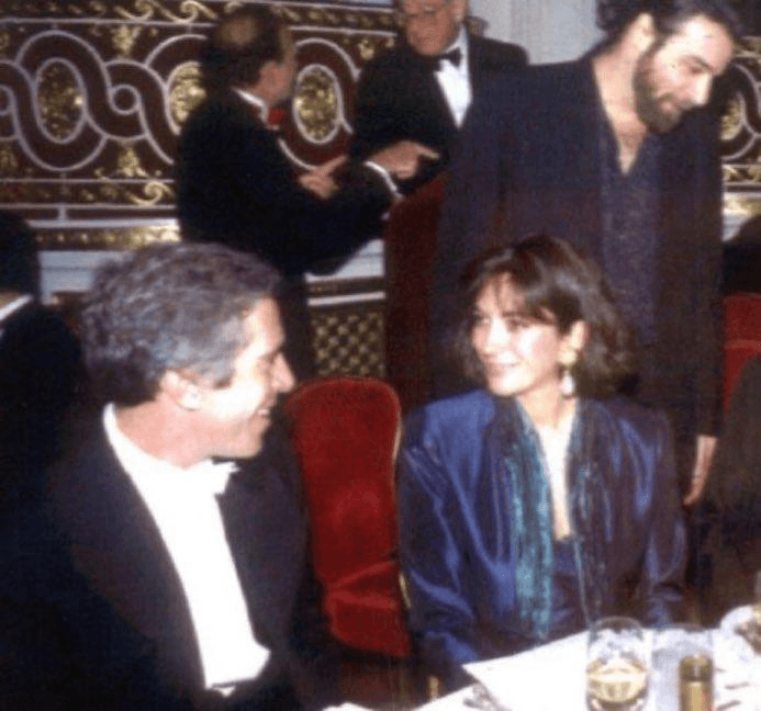 Jeffrey Epstein et Ghislaine Maxwell, gala au Trump's Plaza Hotel, novembre 1991.
