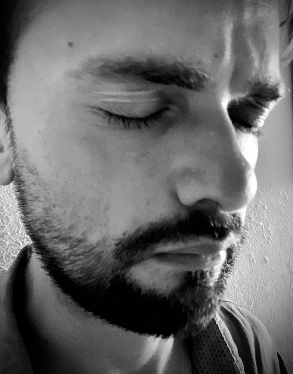 gautier est triste, il pleure