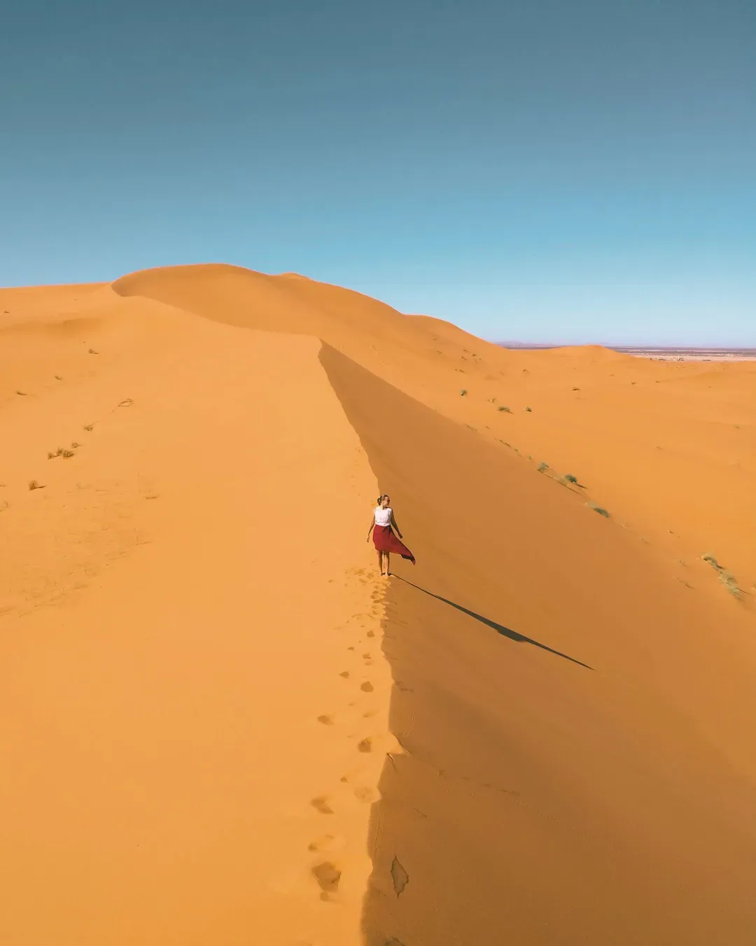 girl-in-dunes-sahara