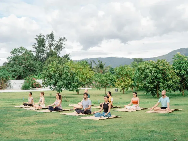 silent-yoga-retreat-chian-mai