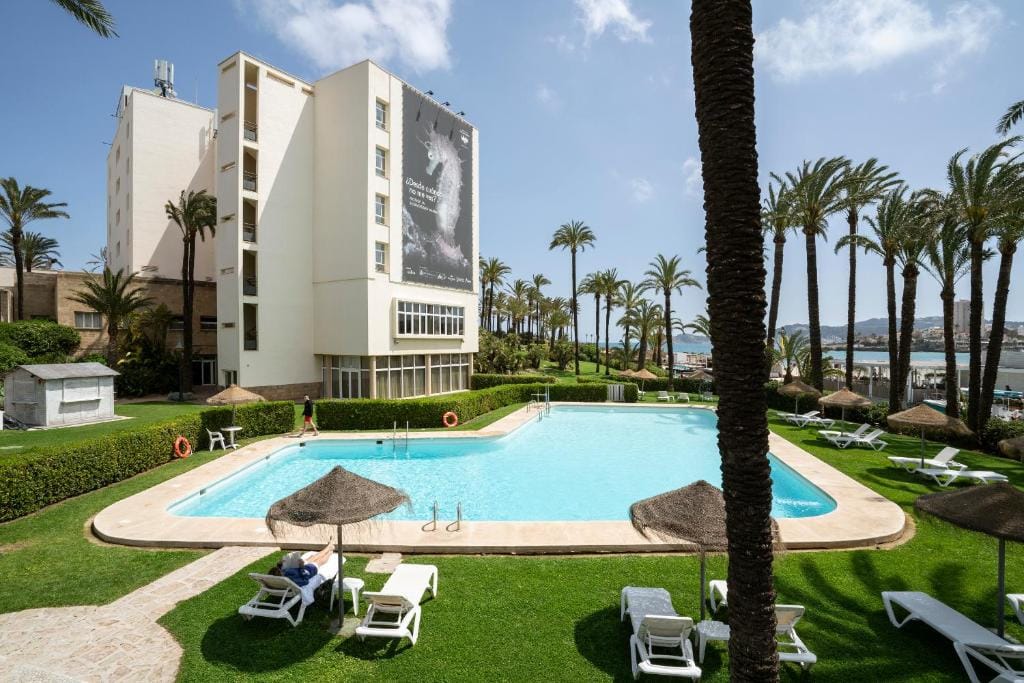 mindful-beach-holiday-in-spain-hotel