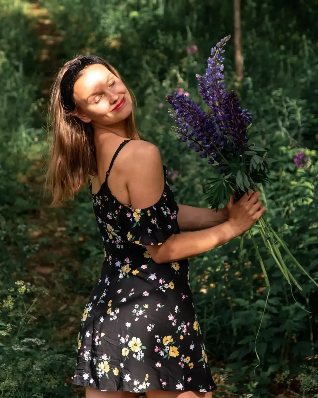 sini hietaharju writer of the article picking wild flowers in Finland
