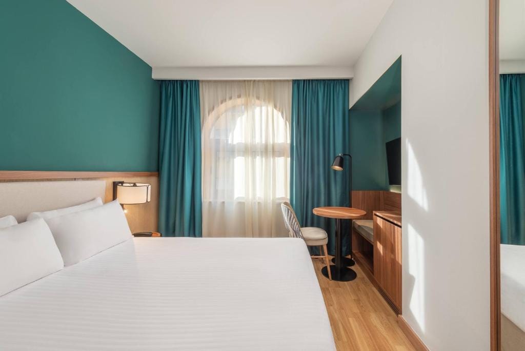 cozy-hotel-in-centre-of-elch