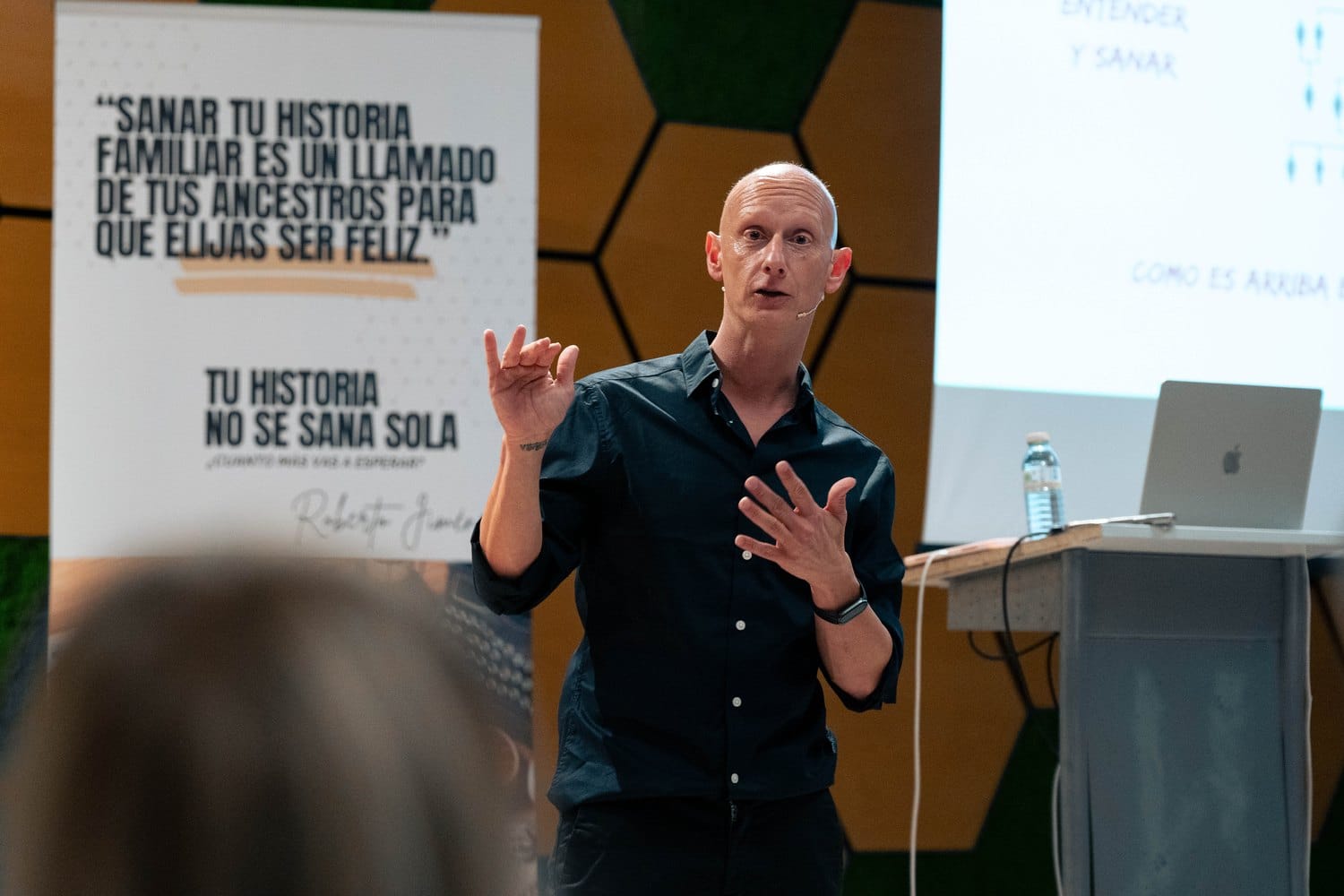 Roberto Jiménez Navas impartiendo una formación en directo