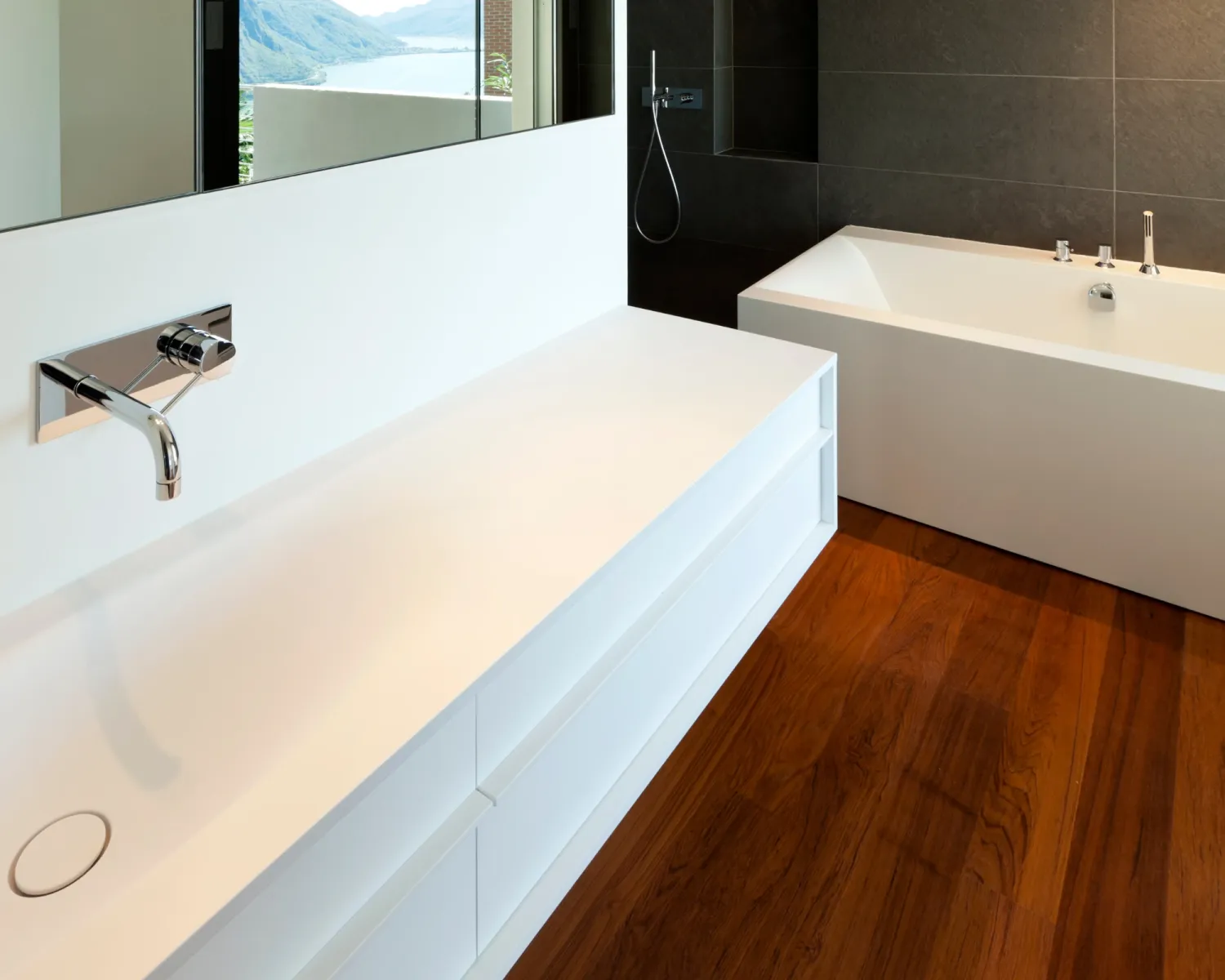 Parquet dans une salle de bain