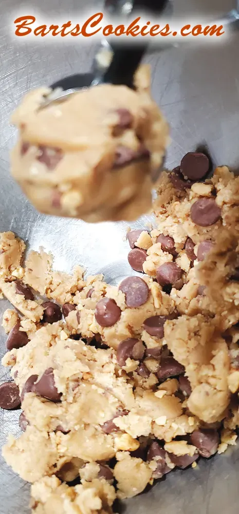 Bart Smith Bakes The World's Best Chocolate Chip Cookies at Bartscookies.com