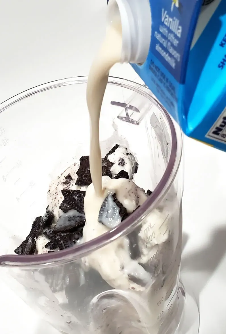 Bart Smith's Cookies & Cream Ice Cream Shake With Chocolate Syrup & Crushed Oreo Wafers