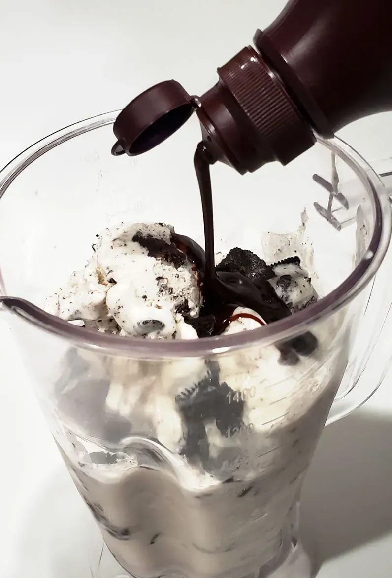 Bart Smith's Cookies & Cream Ice Cream Shake With Chocolate Syrup & Crushed Oreo Wafers