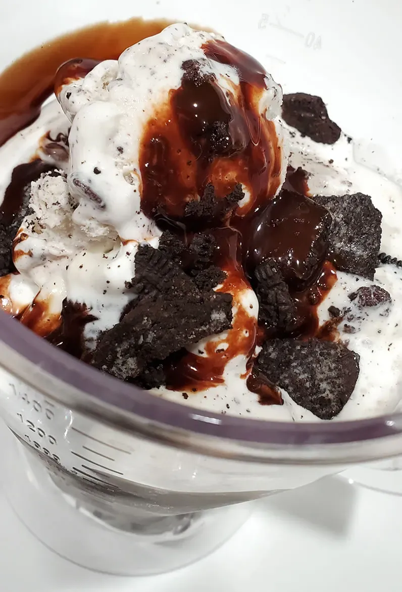 Bart Smith's Cookies & Cream Ice Cream Shake With Chocolate Syrup & Crushed Oreo Wafers
