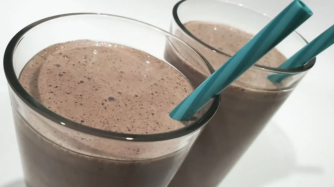 Bart Smith's Cookies & Cream Ice Cream Shake With Chocolate Syrup & Crushed Oreo Wafers