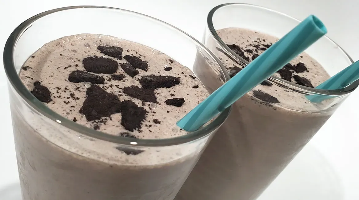 Bart Smith's Cookies & Cream Ice Cream Shake With Chocolate Syrup & Crushed Oreo Wafers