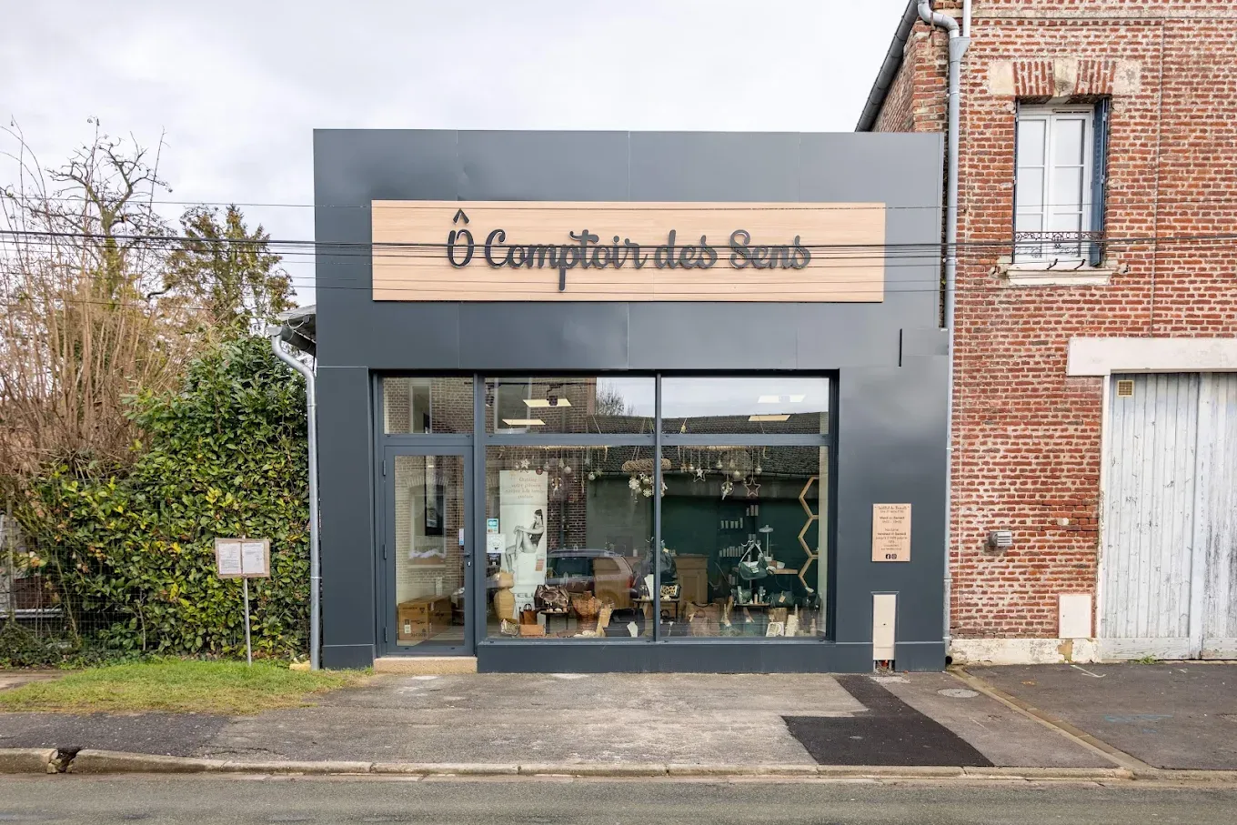 Fa&ccedil;ade de l'institut &Ocirc; Comptoir des Sens &agrave; Nesle