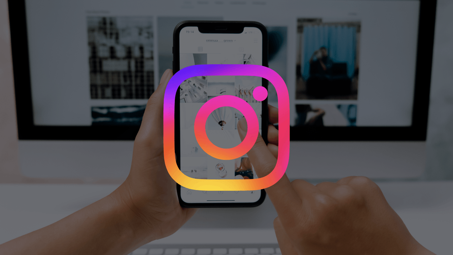 Artisan bâtiment utilisant Instagram sur téléphone — stratégie réseaux sociaux avant après chantier générer leads 2026 FONDARA