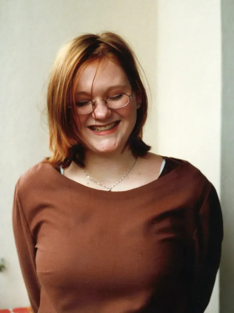 Daniela Nadler - 1999, mit 17 im selbstgenähten Wollkleid.