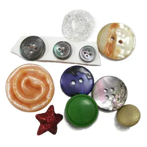 Sammlung diverser Knoepfe