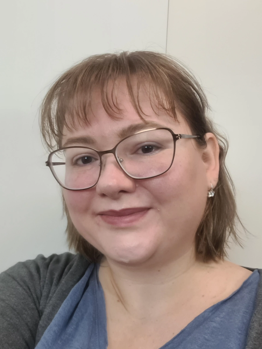 Daniela Nadler – Expertin für individuelle Farbberatung, Stilentwicklung und maßgeschneiderte Kleidung