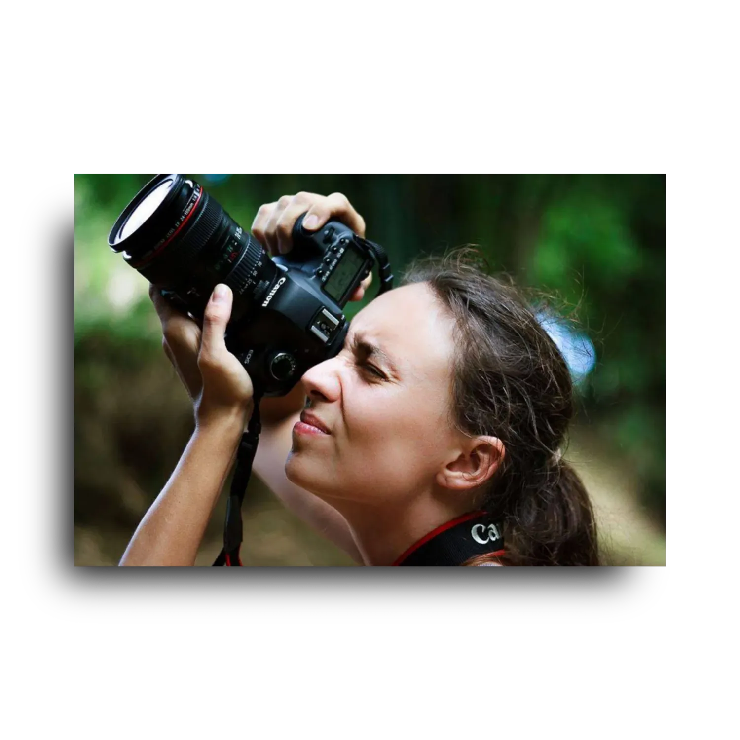 portrait de Jill de Vaea Designs prenant une photo
