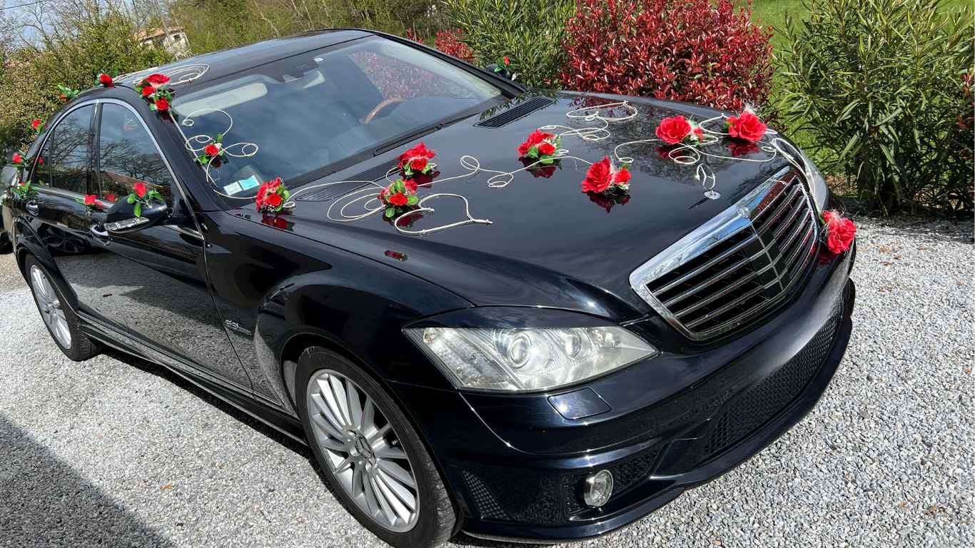 fleurs et coeurs décoration mariage voiture