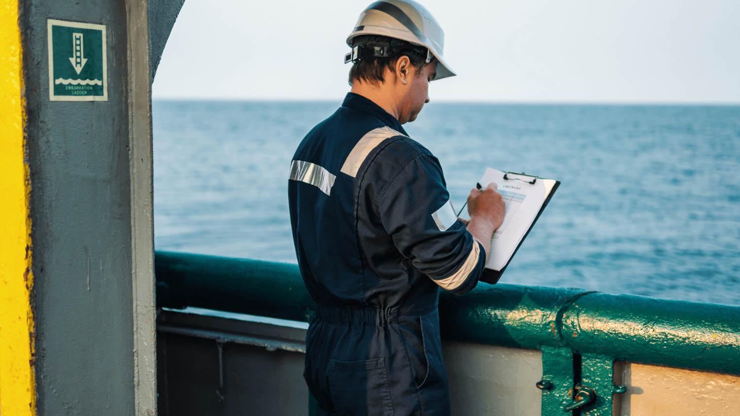 professionel hypersensible qui observe