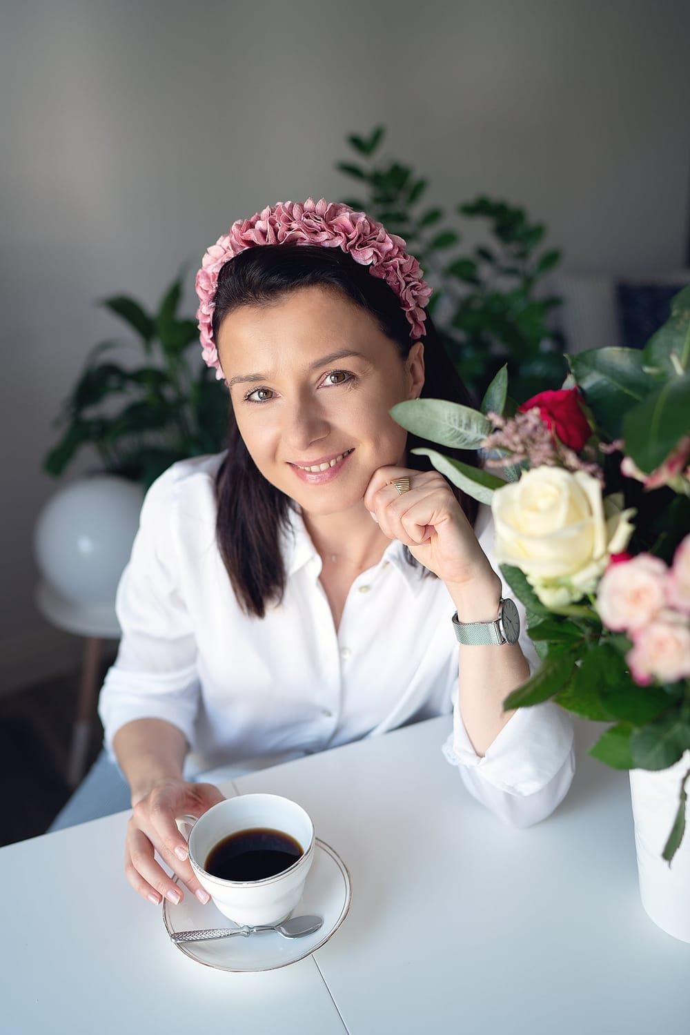 Iza Bloom Coach Obfitości Finansowej – jak sprzedaje oferty za 5000 funtów przez wyzwania online