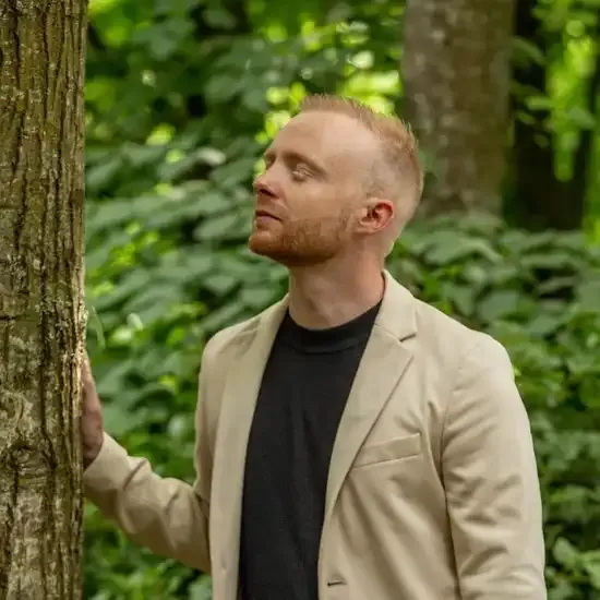 Jean-Luc Ratiskol, coach en développement spirituel, en connexion avec la nature