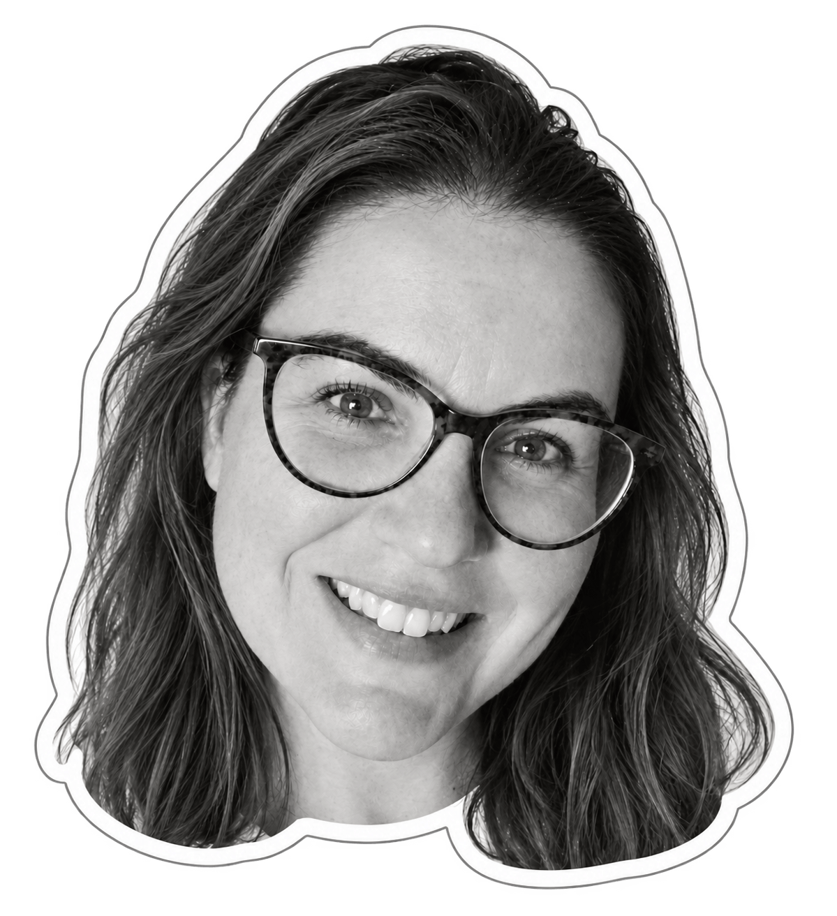 Eva Moreno sonriendo, con gafas y pelo suelto