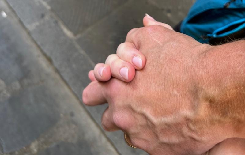 Pernilla and her husband walking hand in hand through Florence - a solo season that gave their long marriage a new chapter