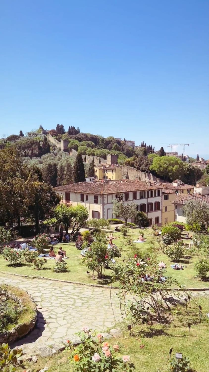A lovely day in the Rose garden (Giardino delle Rose)