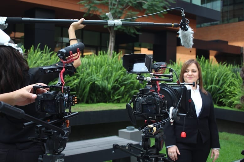 Coach con más de 25 años de experiencia guiando a líderes en transiciones personales y profesionales profundas, desde su fuerza interior.
