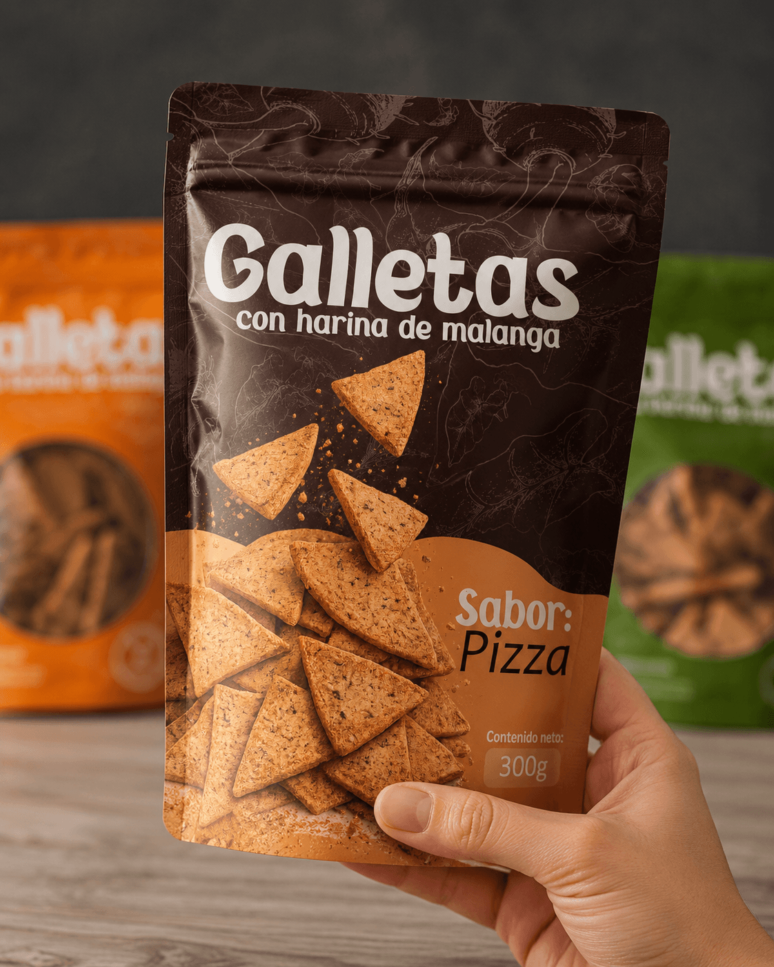 Galletas de malanga con empaque de marca