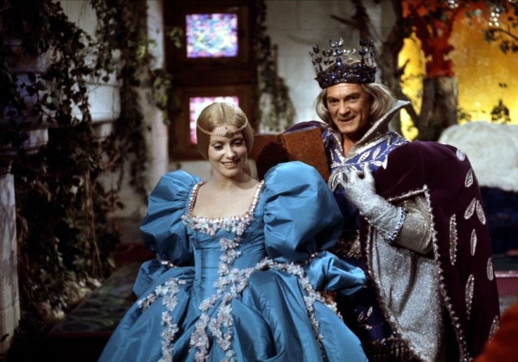 Catherine Deneuve dans Peau d'Âne de Jacques Demy, univers coloré et féerique pour apprendre le français