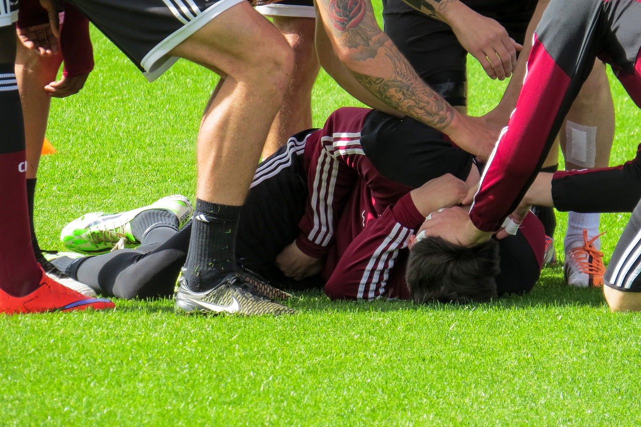 joueur de foot blessé