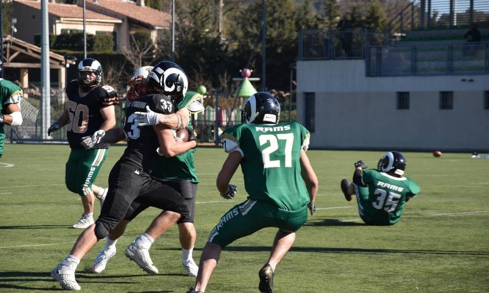 Football américain à Trans-en-Provence, club RAMS, sport accessible pour débutants.